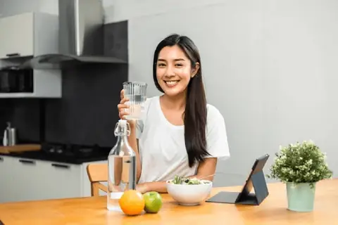 Can Drinking Water Before Eating Actually Help You Lose Weight?